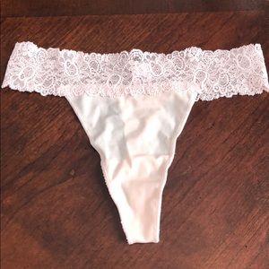 Victoria’s Secret Lace low rise thong Size XS